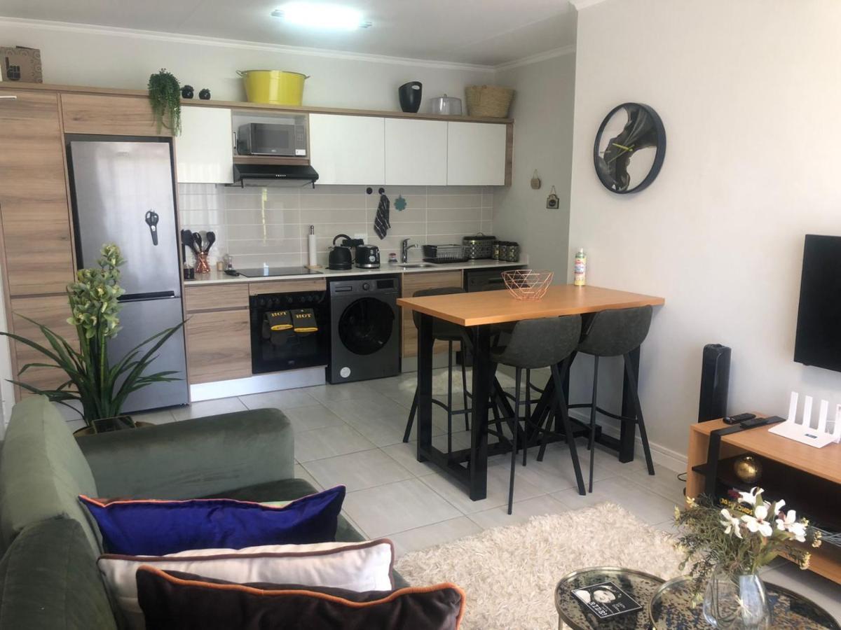 Luxurious Waterfall 1 Bedroom Condo With Free Uncapped Wifi Midrand Exterior photo